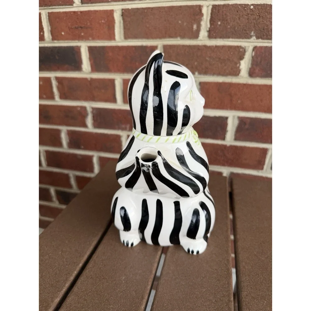 Gloria Vanderbilt Taste Setter by Sigma Black & White Striped Cat-Shaped  Teapot